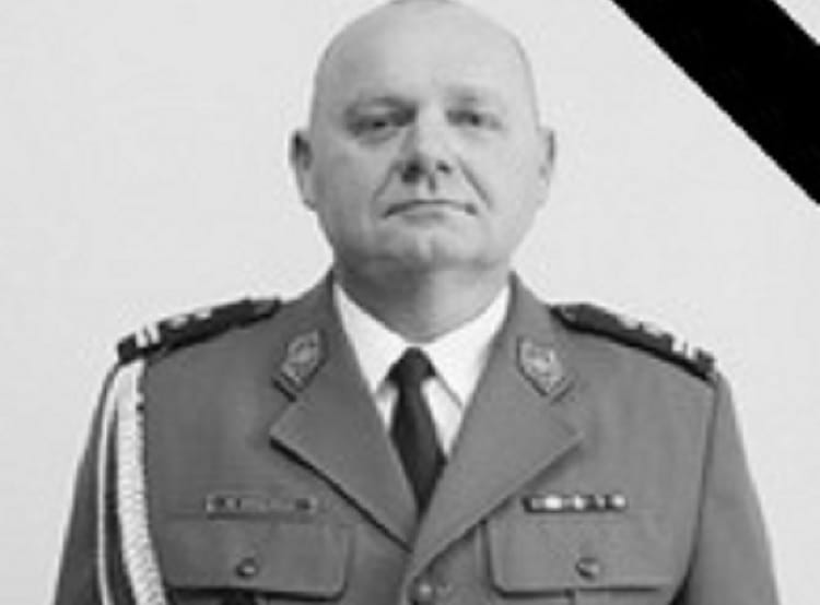 Portret policjanta w mundurze