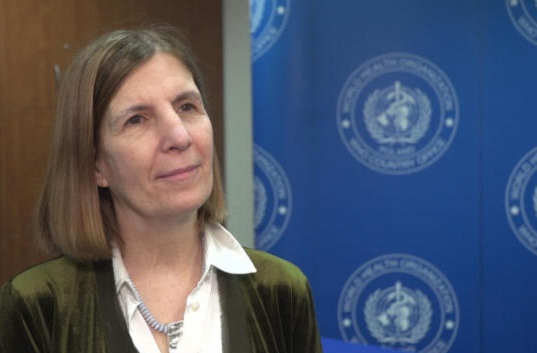 Przedstawiciel WHO przemawia, podkreślając, że zamknięcie granic nie jest rozwiązaniem.