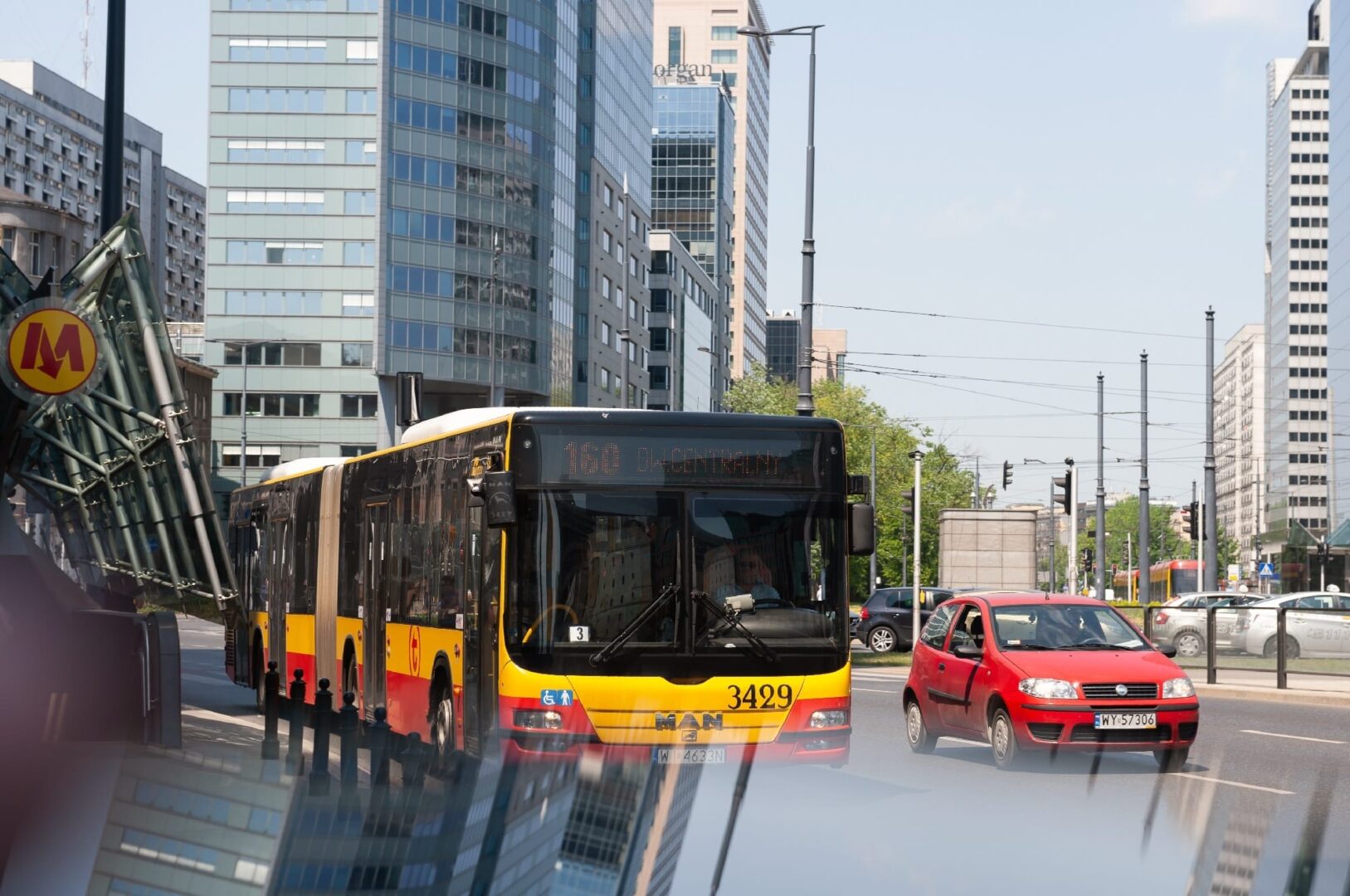 MAN bus #3429 on city street, route 160 to Dworzec Centralny