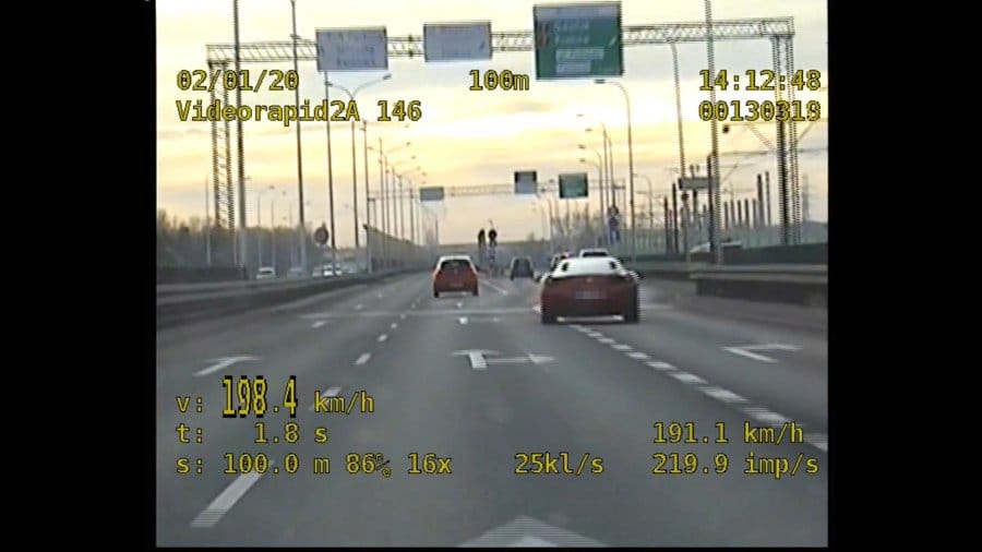Fotoradar uchwycił samochód jadący z prędkością 198,4 km/h.