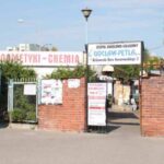 Wejście na rynek Gocław-Pętla, gdzie znajdują się sklepy kosmetyczne i chemiczne. Niepewna przyszłość.