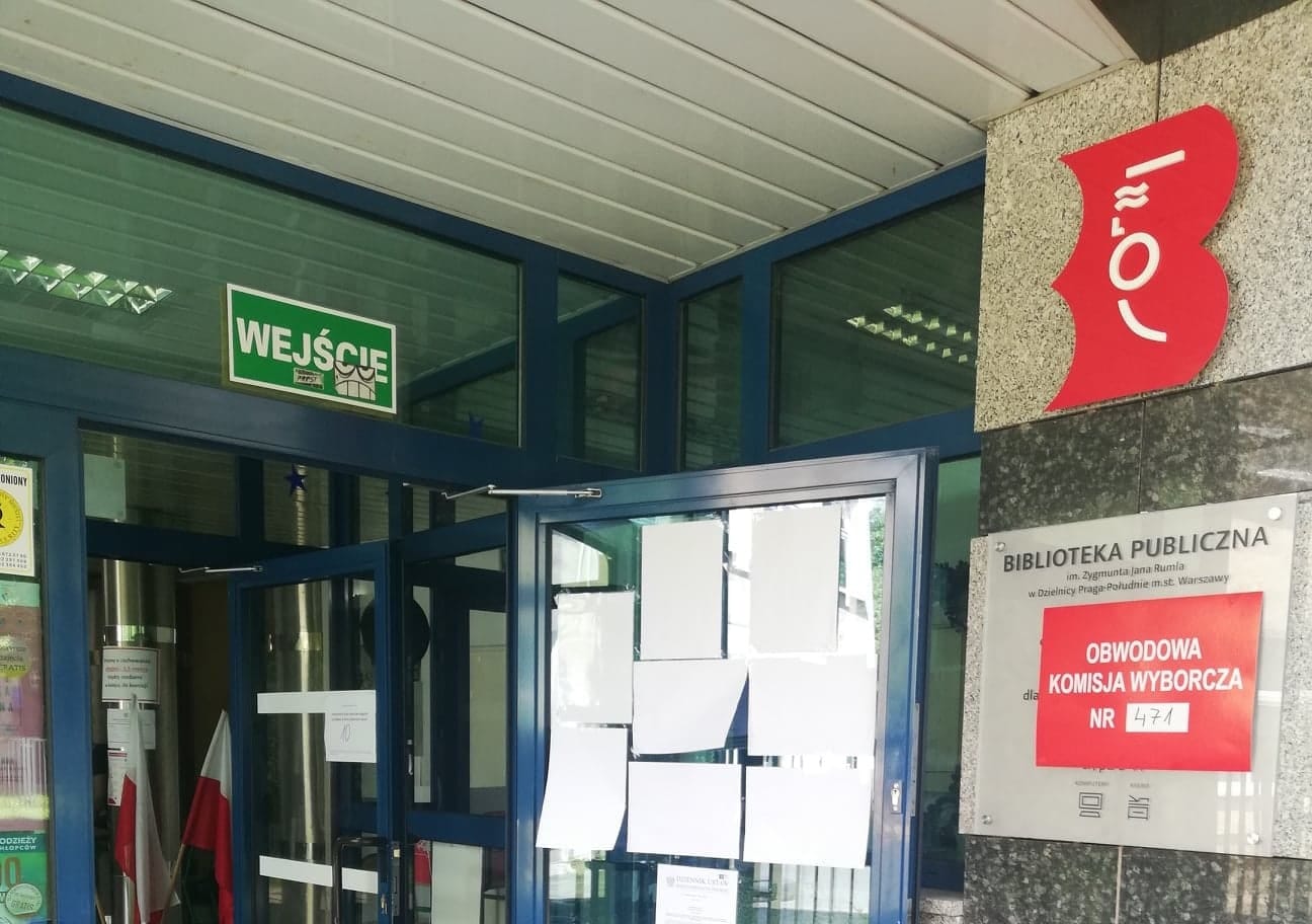 Biblioteka Publiczna m.st. Warszawy, ogłoszenie komisji wyborczej, wejście