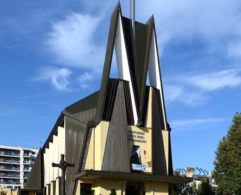 Nowoczesna architektura kościelna, Sanktuarium Matki Bożej Częstochowskiej, Polska