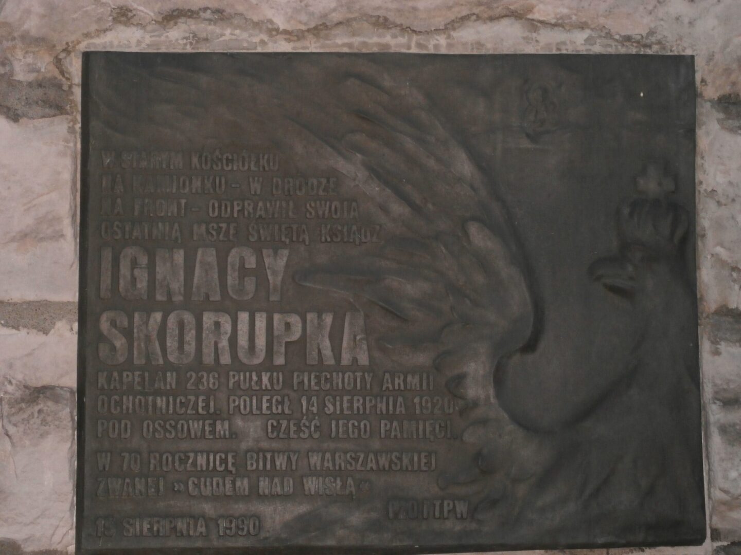 Tablica pamiątkowa upamiętniająca Ignacego Skorupkę, kapelana 236. Pułku Piechoty, który zginął 14 sierpnia 1920 r.