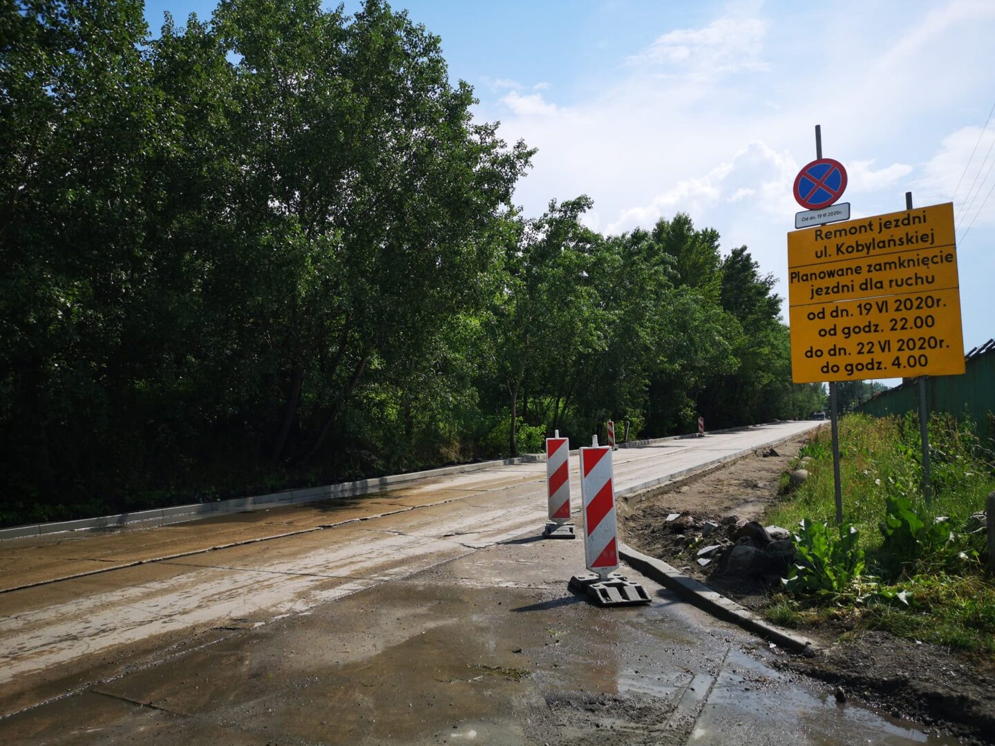 Roboty drogowe na ulicy Kobylańskiej; planowane zamknięcie ulicy od godz. 22.00 dnia 19 czerwca 2020 r. do godz. 4.00 dnia 22 czerwca 2020 r.