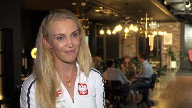 Polska lekkoatletka Małgorzata Hołub-Kowalik w stroju drużynowym