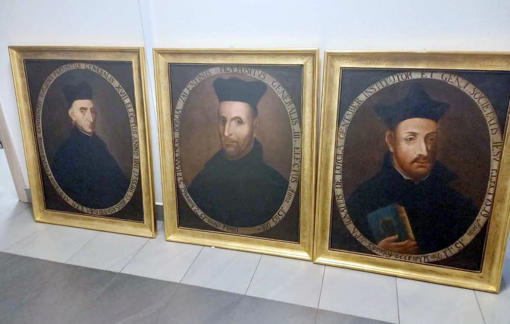 Trzy portrety generałów jezuitów z XVIII w.: Borgii, Franciszka Borgii i Ignacego Loyoli.