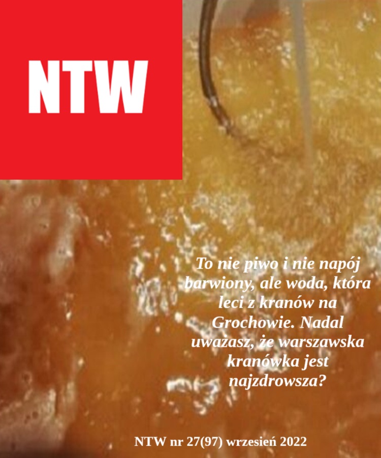 Przebarwiona woda z kranu wlewana do pojemnika; czy woda z kranu w Warszawie jest najzdrowsza? NTW