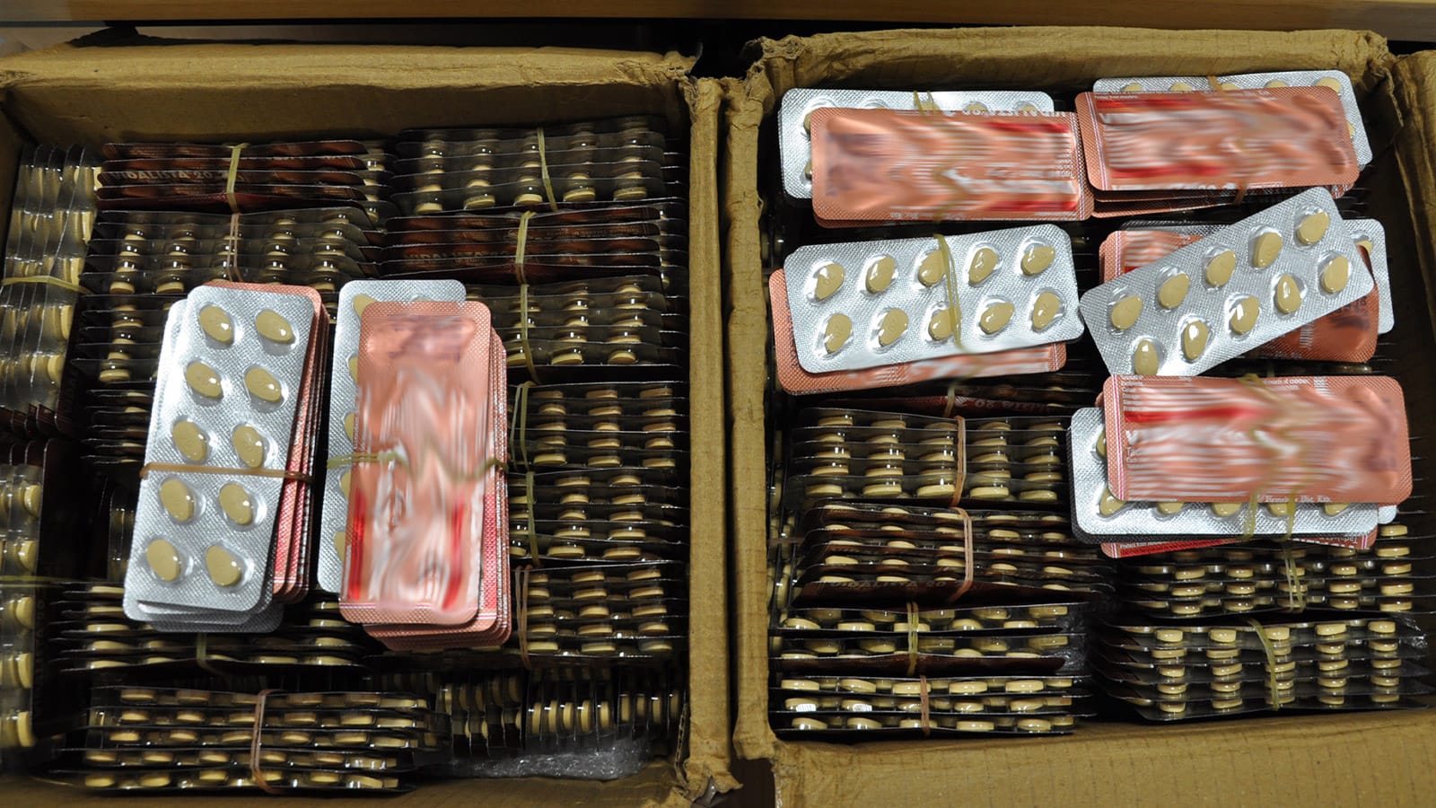 Pudełka tabletek Vidalista 20 w blistrach. Opakowanie farmaceutyczne luzem.