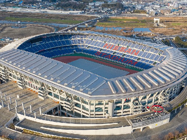 Widok z lotu ptaka na stadion Kashima, siedzibę klubu piłkarskiego Kashima Antlers.