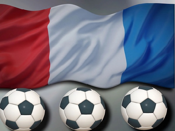 Francuska flaga z trzema piłkami nożnymi