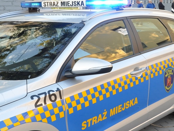 Radiowóz Srebrnej Straży Miejskiej nr 2761