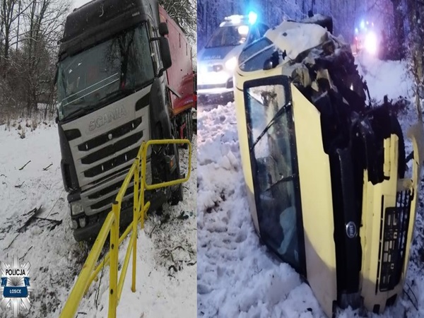 Wypadek ciężarówki i samochodu w śnieżnych warunkach. Oba pojazdy są uszkodzone.