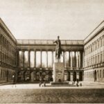 Lata 30. XX wieku, Warszawa, Polska: dziedziniec Pałacu Saskiego z konnym posągiem króla Zygmunta III Wazy.