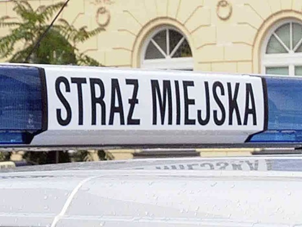 Pasek świetlny Straży Miejskiej na pojeździe