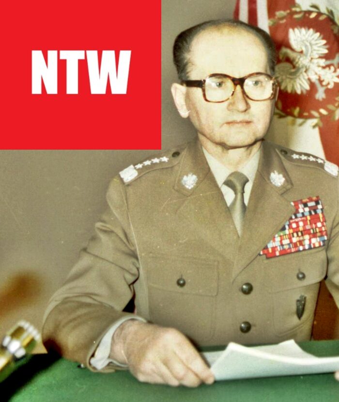 Generał Wojciech Jaruzelski, polski dowódca wojskowy, w mundurze.