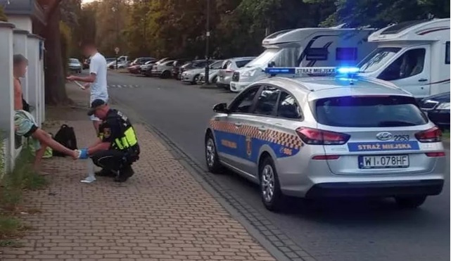 Akcja ratownicza przy jeziorku czerniakowskim fot straż miejska mat pras