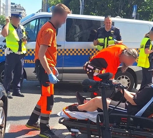 popotrąceniu kobiety na hulajnodze na Woli fot. straż miejcka mat pras,
