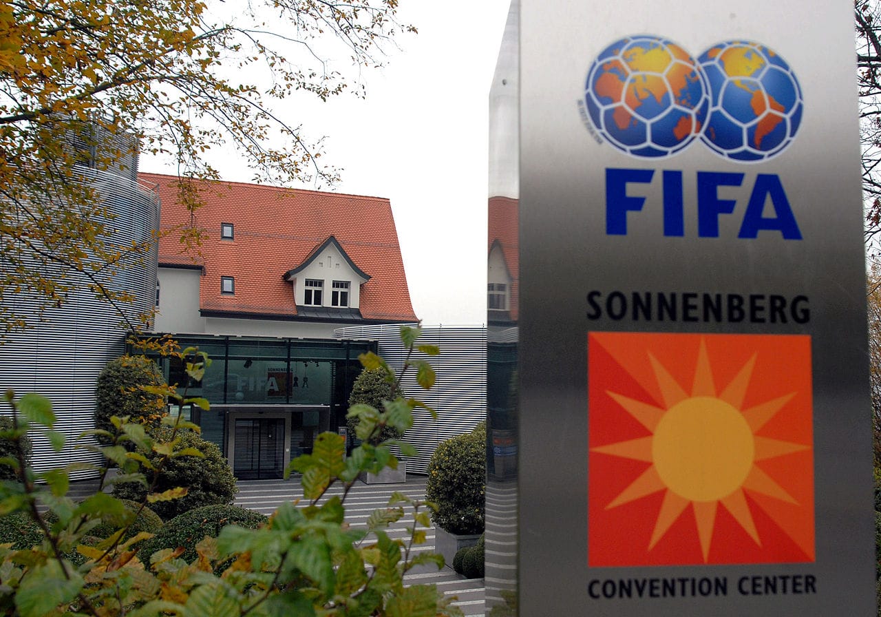 Budynek i znak Centrum Kongresowego FIFA Sonnenberg